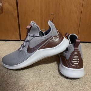 Light grey NEVER WORN Nike Free shoes